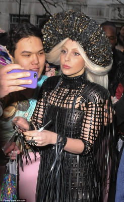 photo 22 in Lady Gaga gallery [id684129] 2013-12-13 00:00:00
