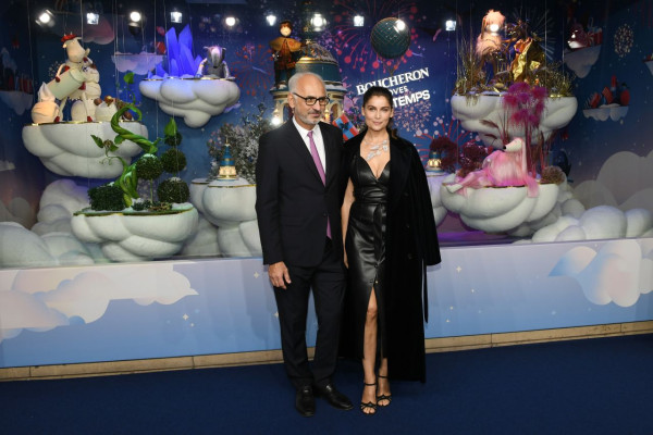 Laetitia Casta – Le Printemps Christmas Decorations in Paris