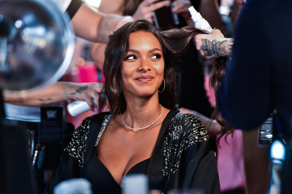 Lais Ribeiro – Victoria’s Secret Fashion Show Backstage 2018 