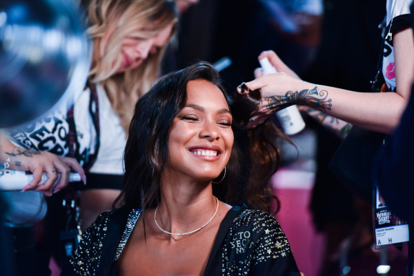 Lais Ribeiro – Victoria’s Secret Fashion Show Backstage 2018 