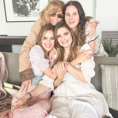 Lana Del Rey - June Birthday&#039;s in Los Angeles 06/01/2019