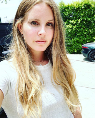 Lana Del Rey - Instagram 06/04/2020