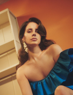Lana Del Rey FOR DAZED BY CHARLOTTE WALES