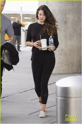 Lana Del Rey - JFK Airport in New York 10/25/2019