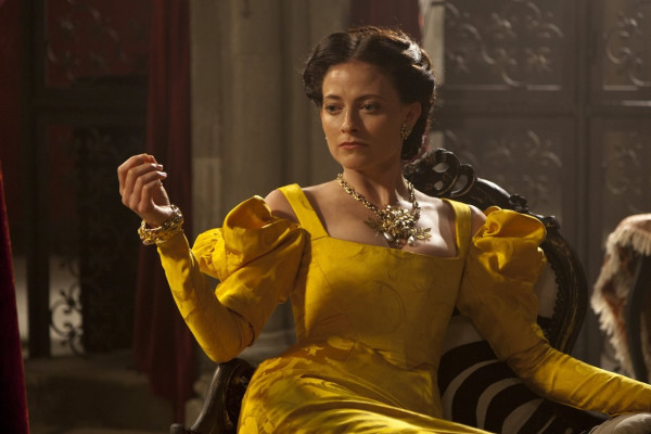Lara Pulver pic #701606