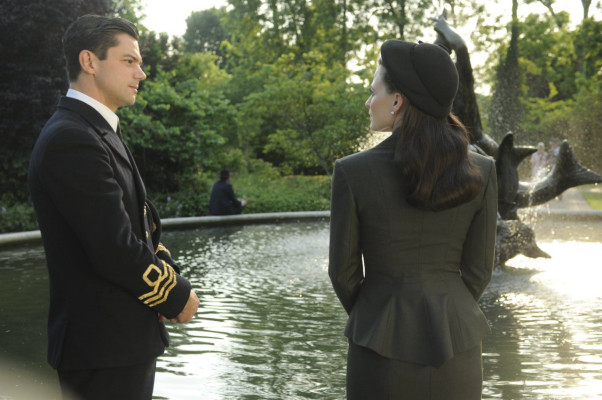 Lara Pulver pic #701566