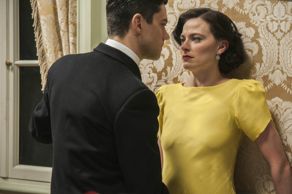 Lara Pulver pic #701556