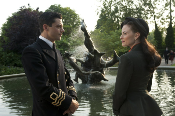 Lara Pulver pic #701468
