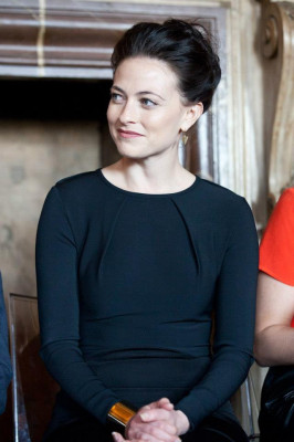 Lara Pulver pic #701589
