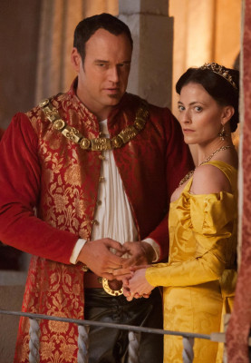 Lara Pulver pic #701583