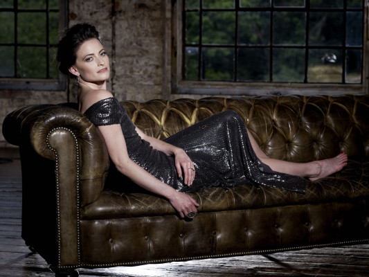 Lara Pulver pic #701501