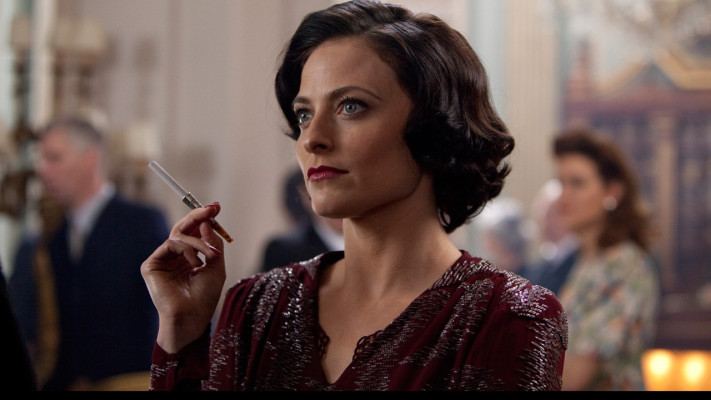Lara Pulver pic #701467