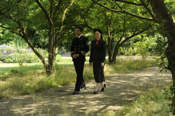Lara Pulver pic #701571