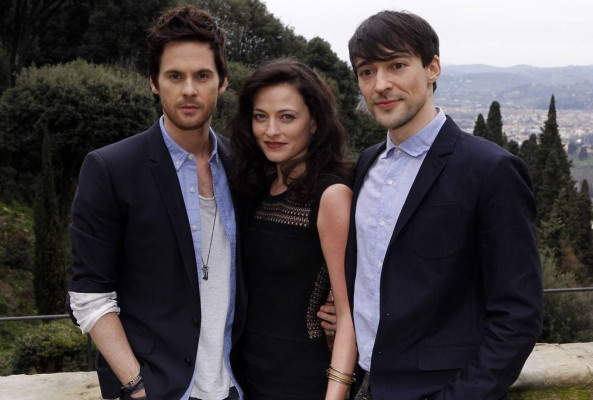 Lara Pulver pic #701464