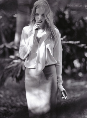 photo 4 in Lara Stone gallery [id132857] 2009-02-04 00:00:00