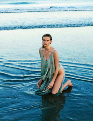 Lara Stone - Vogue Spain May 2018