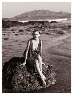 Lara Stone - Vogue Spain May 2018