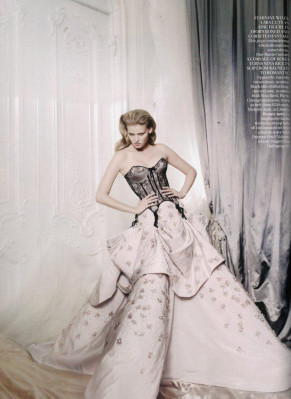 Lara Stone pic #237591