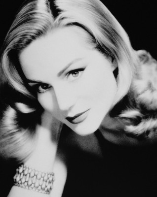 photo 25 in Laura Linney gallery [id214522] 2009-11-30 00:00:00