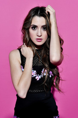 photo 9 in Laura Marano gallery [id928931] 2016-12-14 00:00:00
