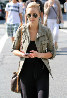 Laura Vandervoort pic #540086