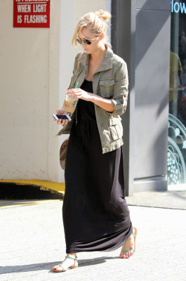 Laura Vandervoort pic #540078