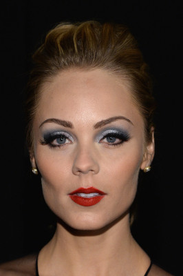 photo 11 in Laura Vandervoort gallery [id701406] 2014-02-23 00:00:00