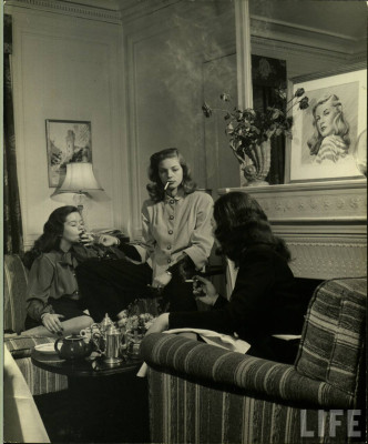 Lauren Bacall pic #272345