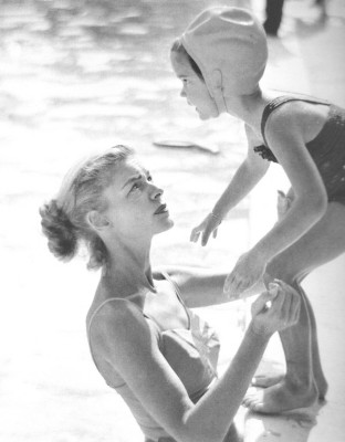 Lauren Bacall pic #386816