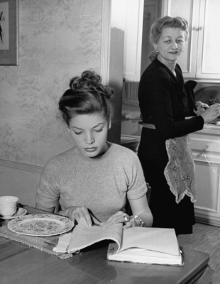 Lauren Bacall pic #389897