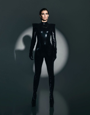 Lauren Cohan for L’officiel Fashion Book Magazine, June 2023