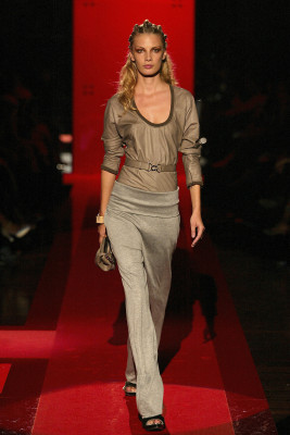 Lavinia Birladeanu for Gianfrance Ferré Milan spring 2005