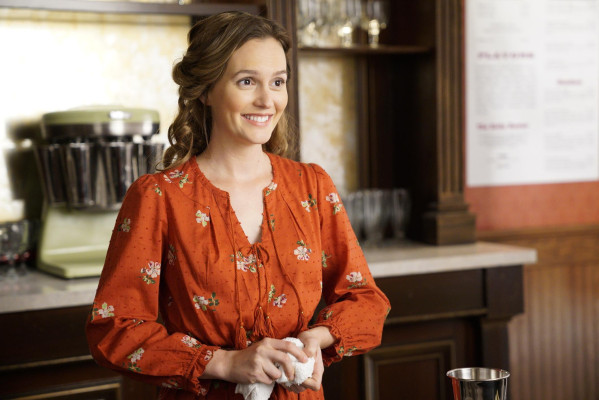 Leighton Meester - Making History - S01E07 