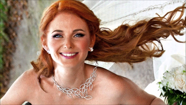 Лена Катина