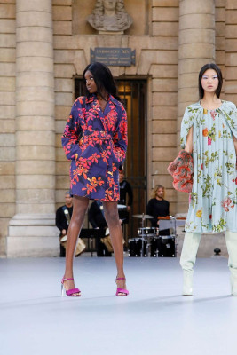 Leomie Anderson – Le Defile L’Oreal Paris Runway Show in Paris