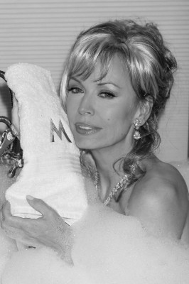 photo 5 in Lesley-Anne Down gallery [id253203] 2010-03-26 00:00:00