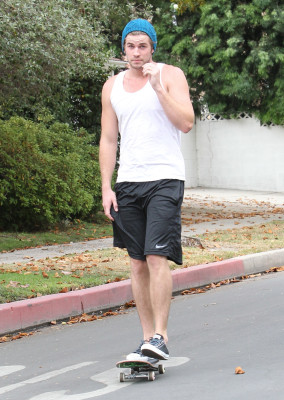 Liam Hemsworth pic #535366