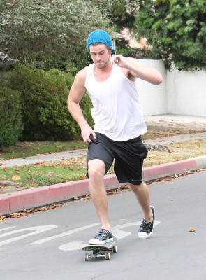 Liam Hemsworth pic #535365