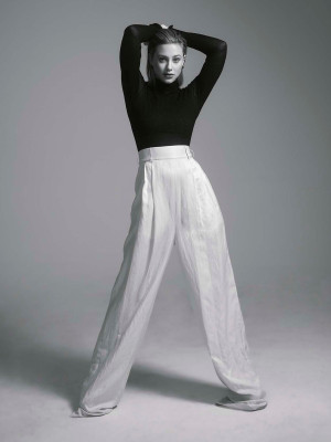 Lili Reinhart for Content Mode (Spring 2022)
