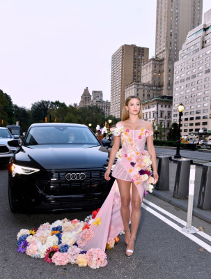 Lili Reinhart-Met Gala 2021