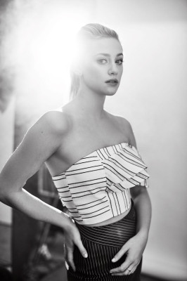 Lili Reinhart pic #945304