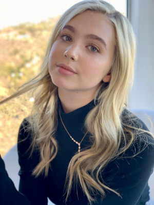 Lilia Buckingham – POPULARTV Magazine January 2019 Photos