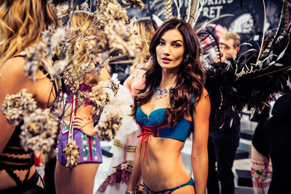 Victoria’s Secret Fashion Show 2016 