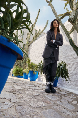 Lily Aldridge – Harper’s Bazaar Greece October 2018