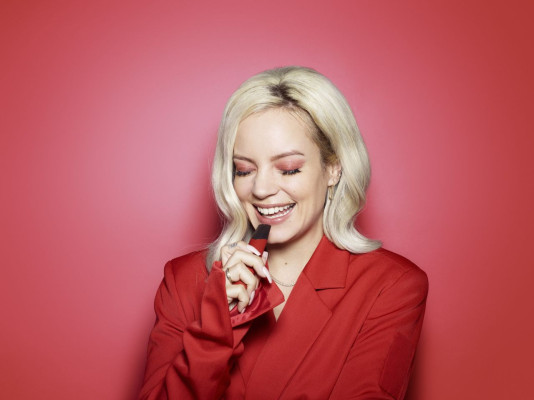 Lily Allen – Photoshoot for Vype Electric Cigarettes Commercial