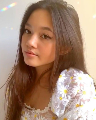 LILY CHEE – Facetime Photoshoot, May 2020