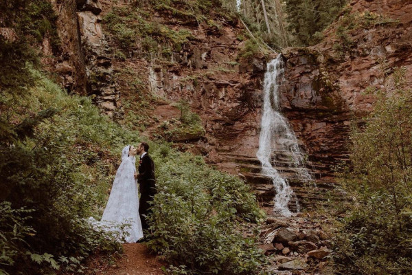 Lily Collins by Cedar &amp; Pines for People, Wedding at Dunton Hot Springs 09/04/21
