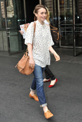 Lily Collins pic #660343