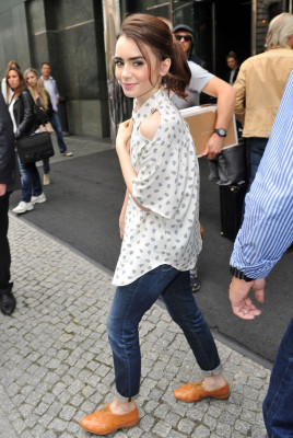 Lily Collins pic #660344