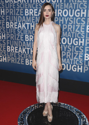 Lily Collins pic #1018615
